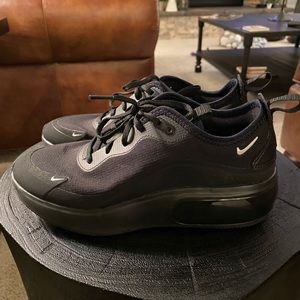 Nike Air Max Dia Size 6.5